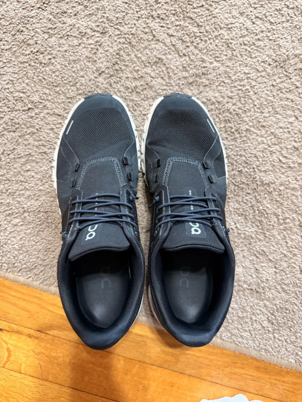 On cloud Running women’s Athletic Shoes - Black with White Sole - Picture 2 of 3